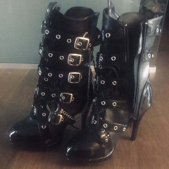 Sexy boots - Picture 1 of 2